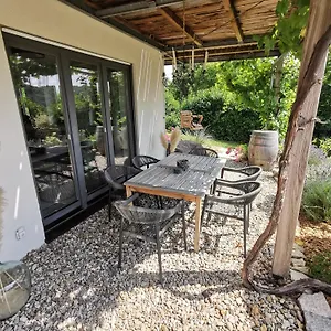 137hideaway Apartment